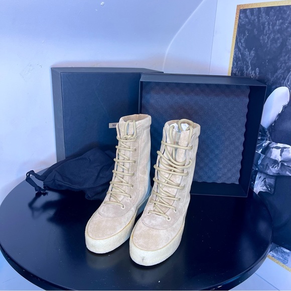 2016 YEEZY Season 2 Wmns Crepe Boot
'Taupe' - Picture 3 of 3